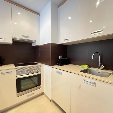 Taima Flats 3 *
